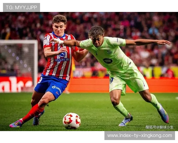 巴萨亚马尔连续假动作晃倒对手左脚兜射直挂远角：从场上技巧到赛场实战的训练秘籍