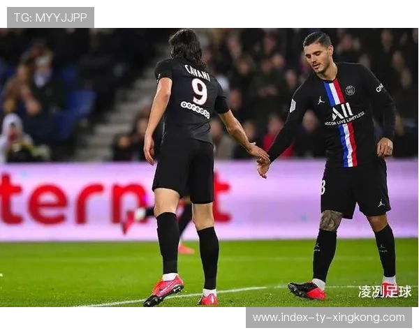 尤文卡瓦尼替补上场冷静补射完成绝杀